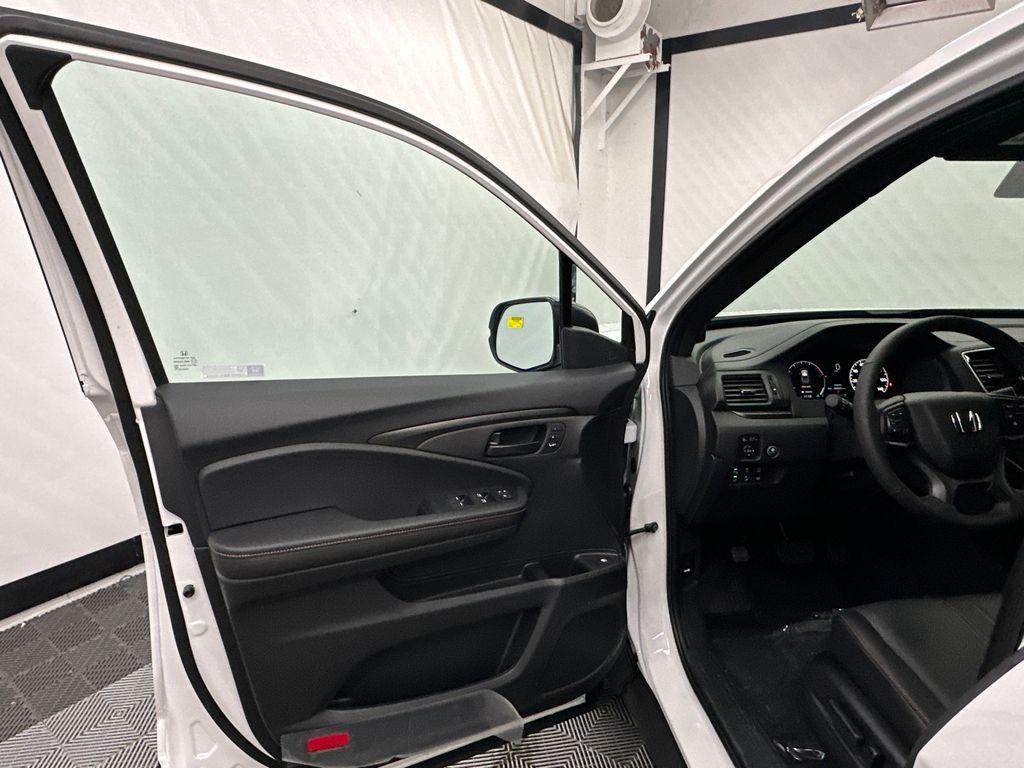 new 2025 Honda Ridgeline car, priced at $49,185