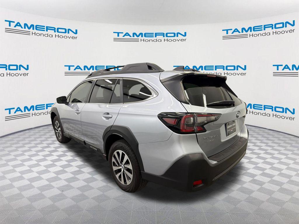 used 2025 Subaru Outback car, priced at $25,998
