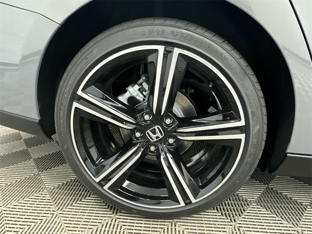 new 2025 Honda Accord Hybrid car, priced at $35,305