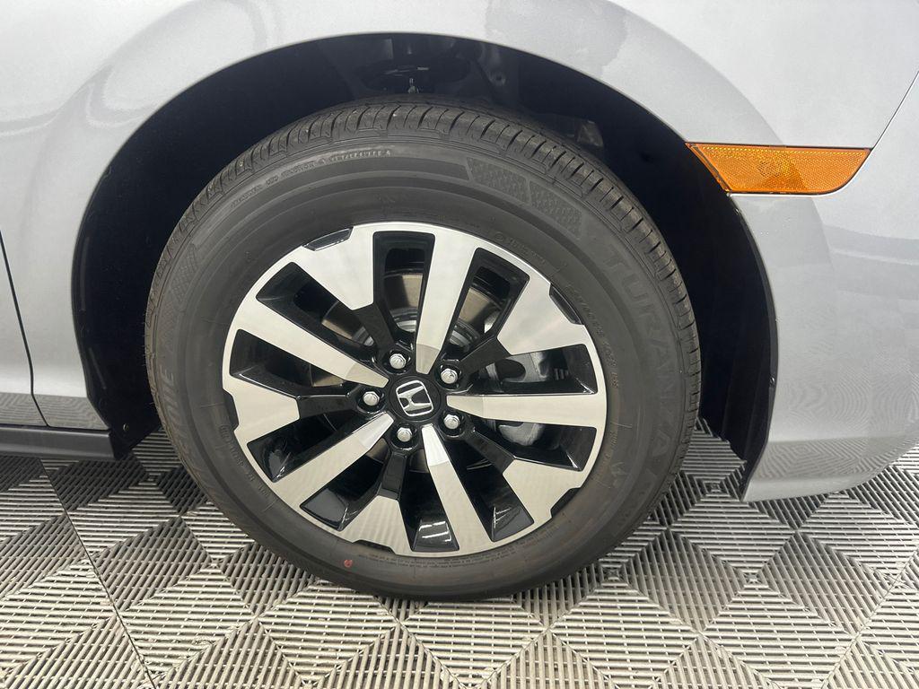 new 2026 Honda Odyssey car, priced at $44,290