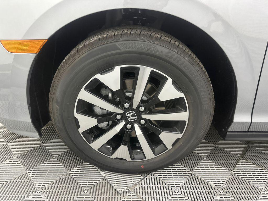 new 2026 Honda Odyssey car, priced at $44,290