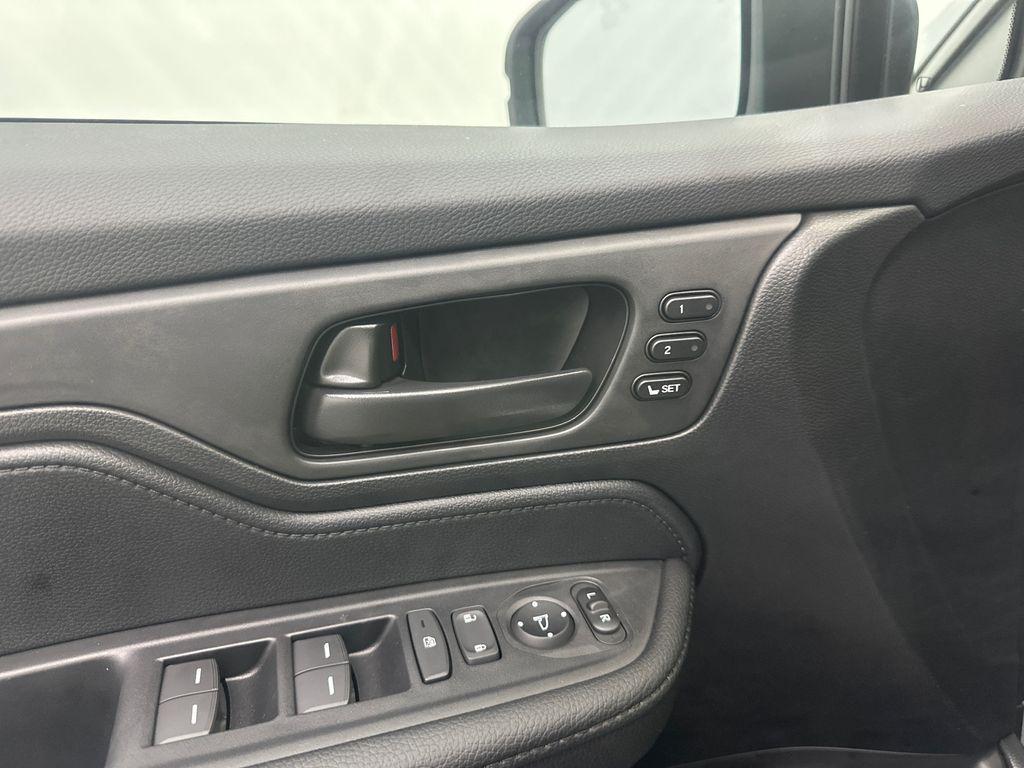 new 2026 Honda Odyssey car, priced at $44,290