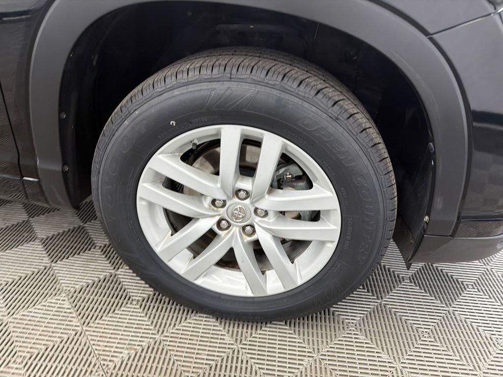 used 2015 Toyota Highlander car, priced at $13,394