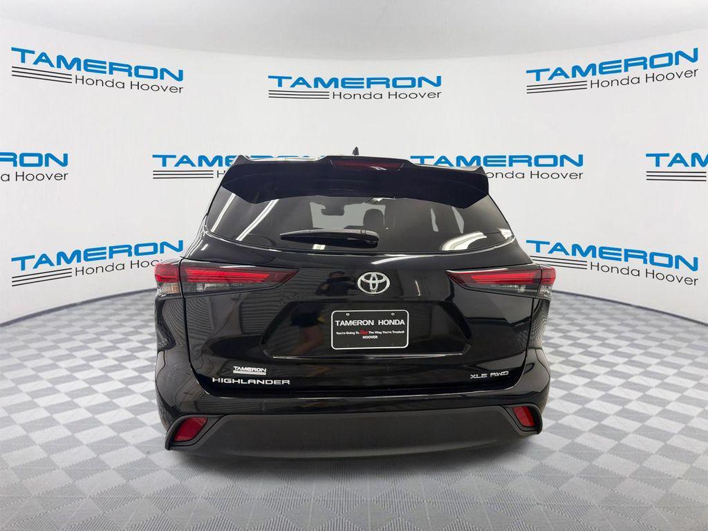 used 2024 Toyota Highlander car, priced at $39,298