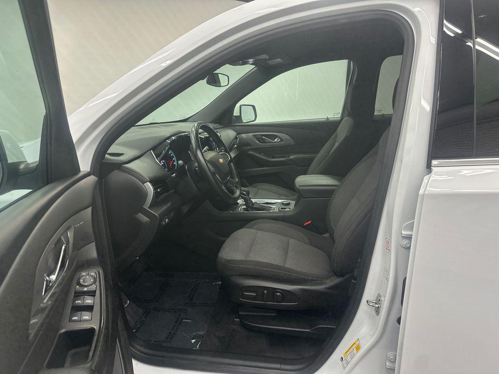 used 2023 Chevrolet Traverse car, priced at $23,027