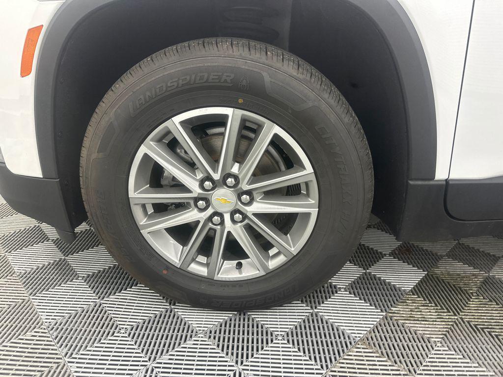 used 2023 Chevrolet Traverse car, priced at $23,027