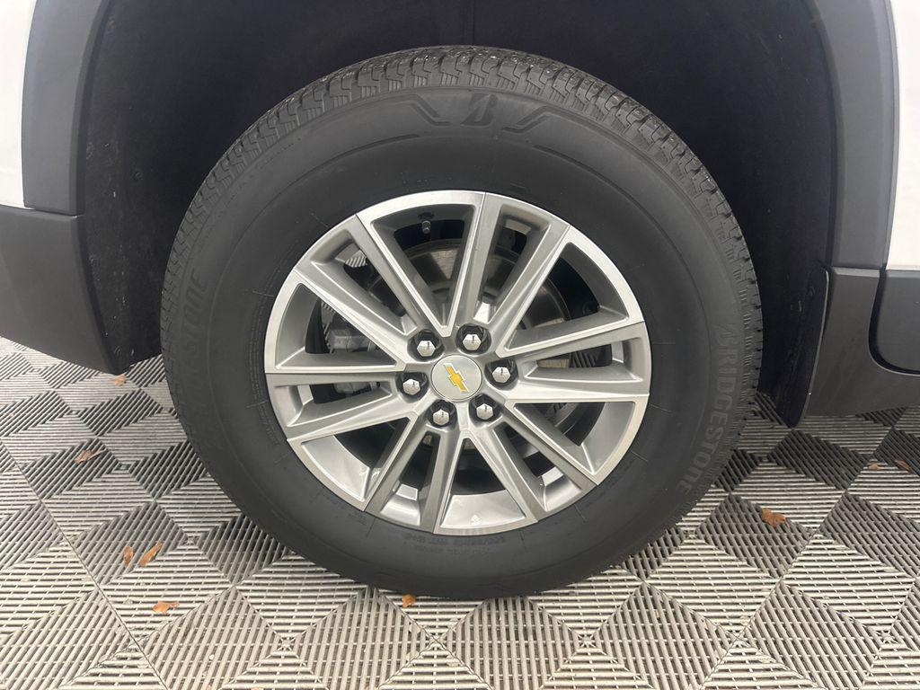 used 2023 Chevrolet Traverse car, priced at $23,027