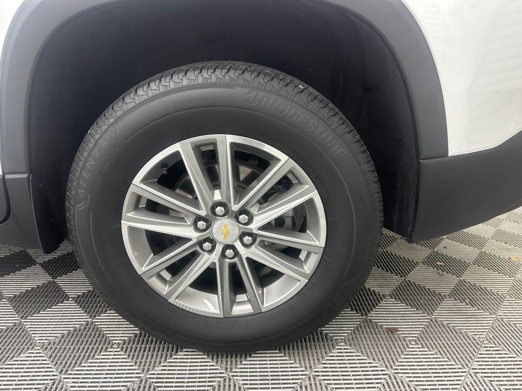 used 2023 Chevrolet Traverse car, priced at $23,027