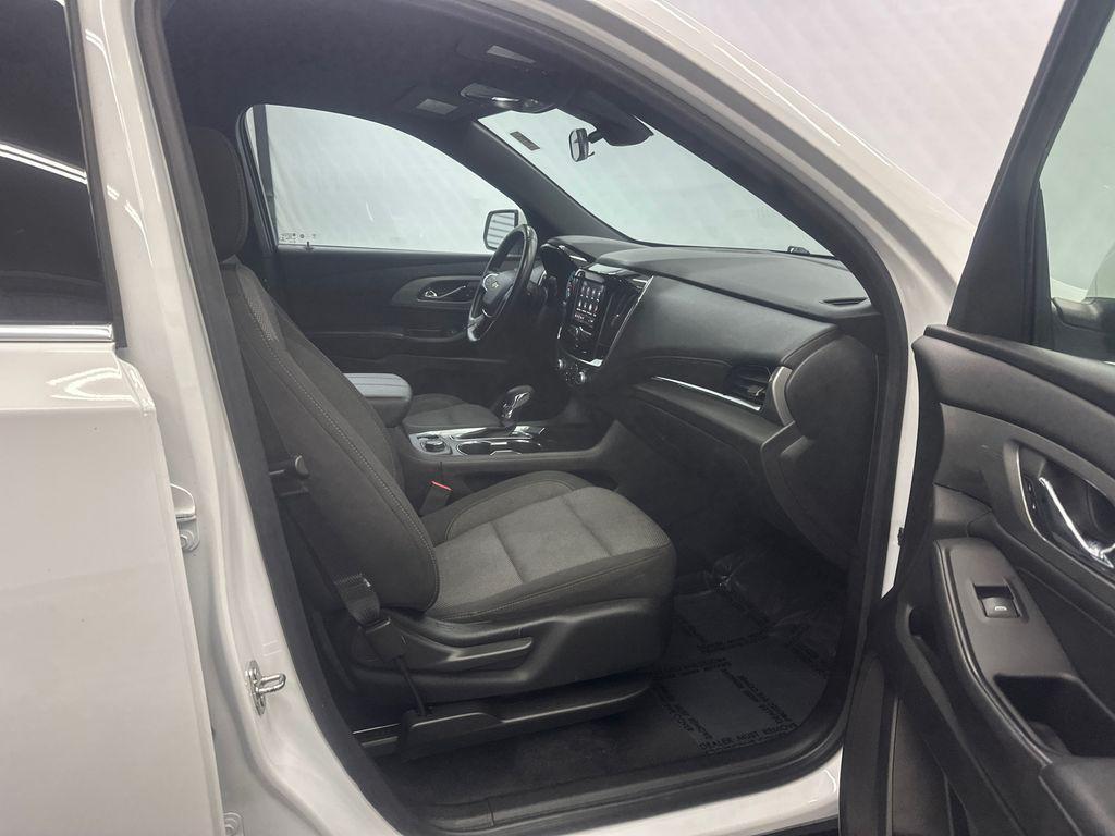 used 2023 Chevrolet Traverse car, priced at $23,027