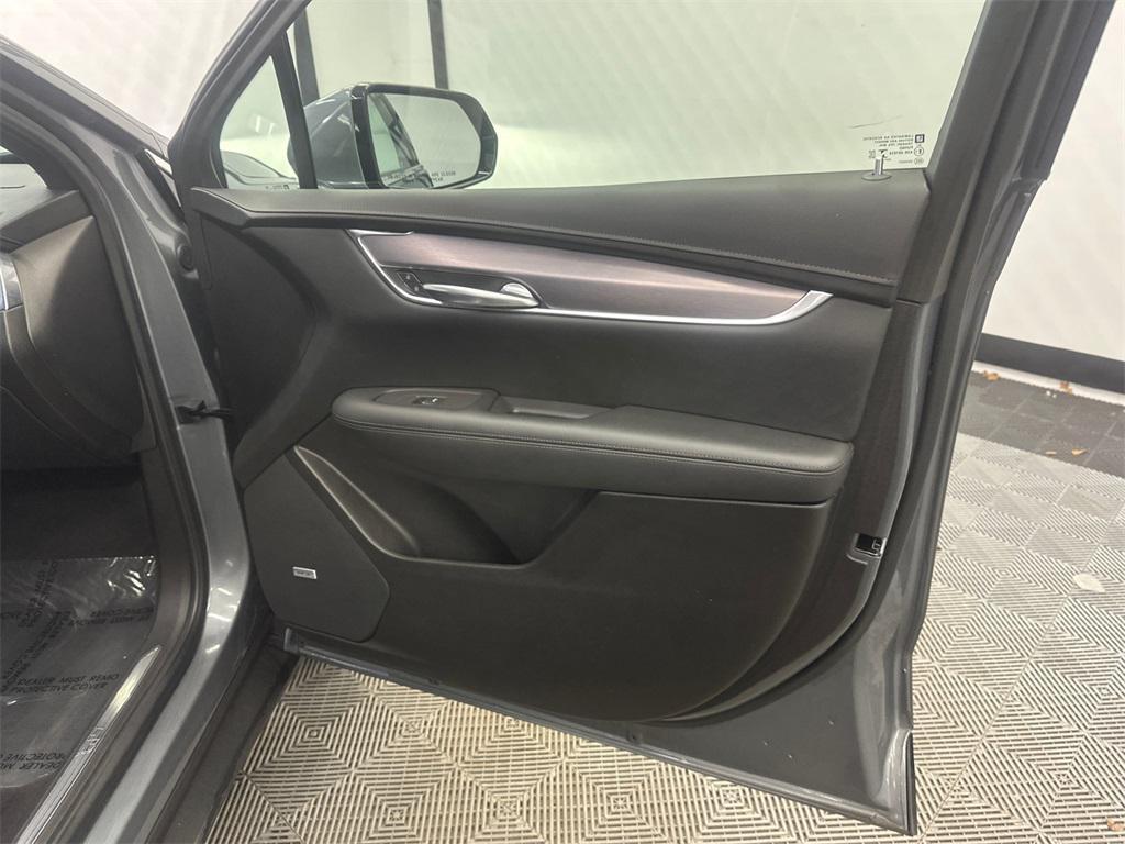 used 2021 Cadillac XT5 car, priced at $21,509