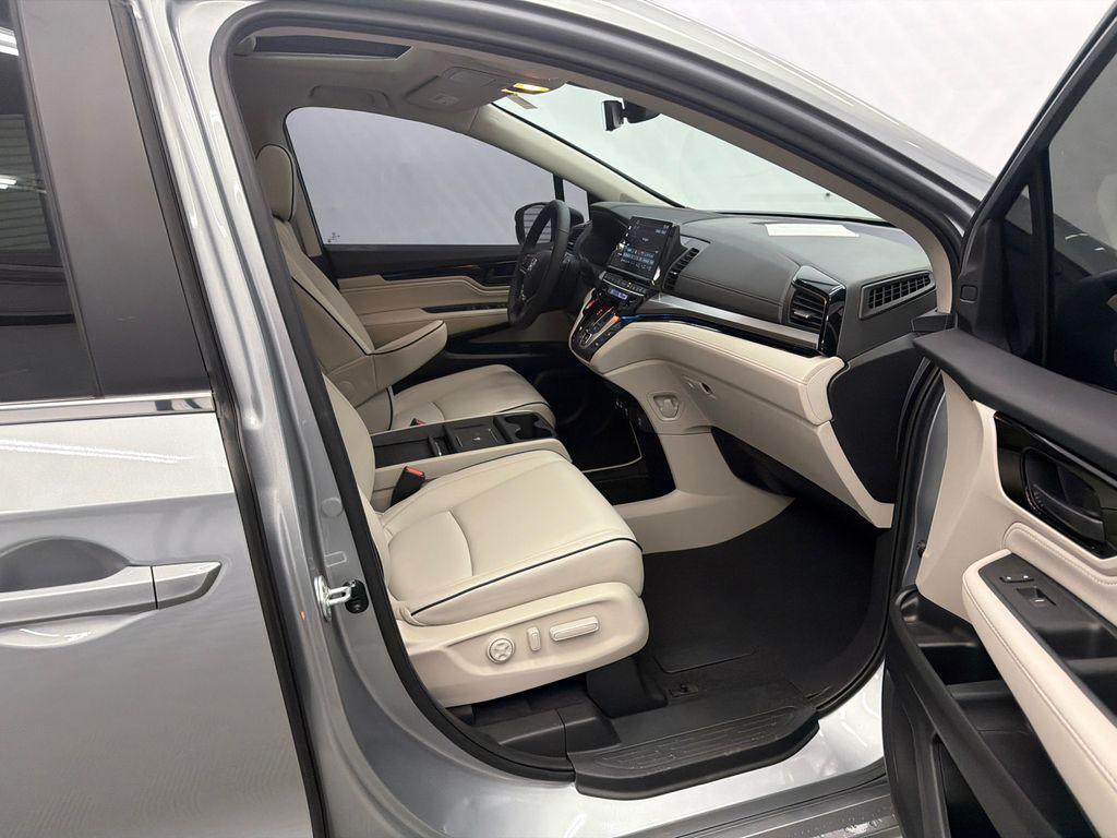 used 2026 Honda Odyssey car, priced at $45,999