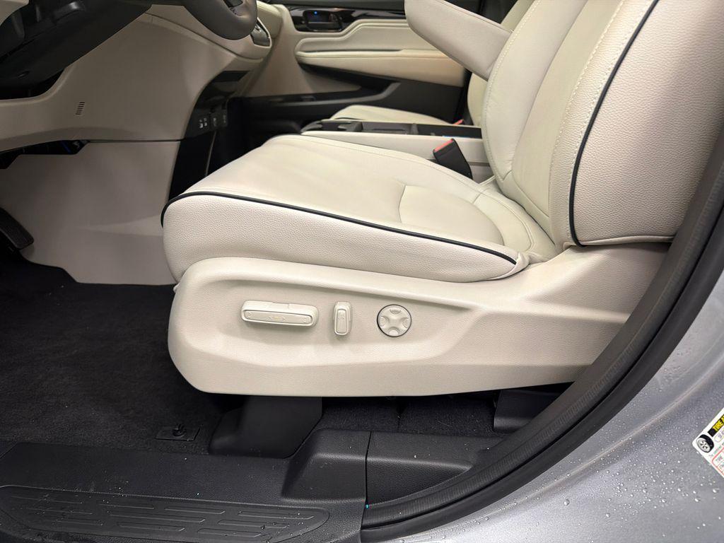 used 2026 Honda Odyssey car, priced at $45,999