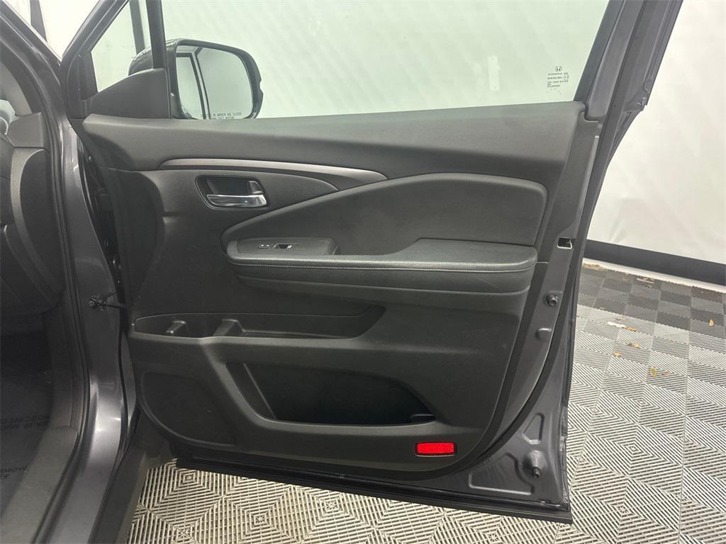 new 2016 Honda Pilot car, priced at $15,990