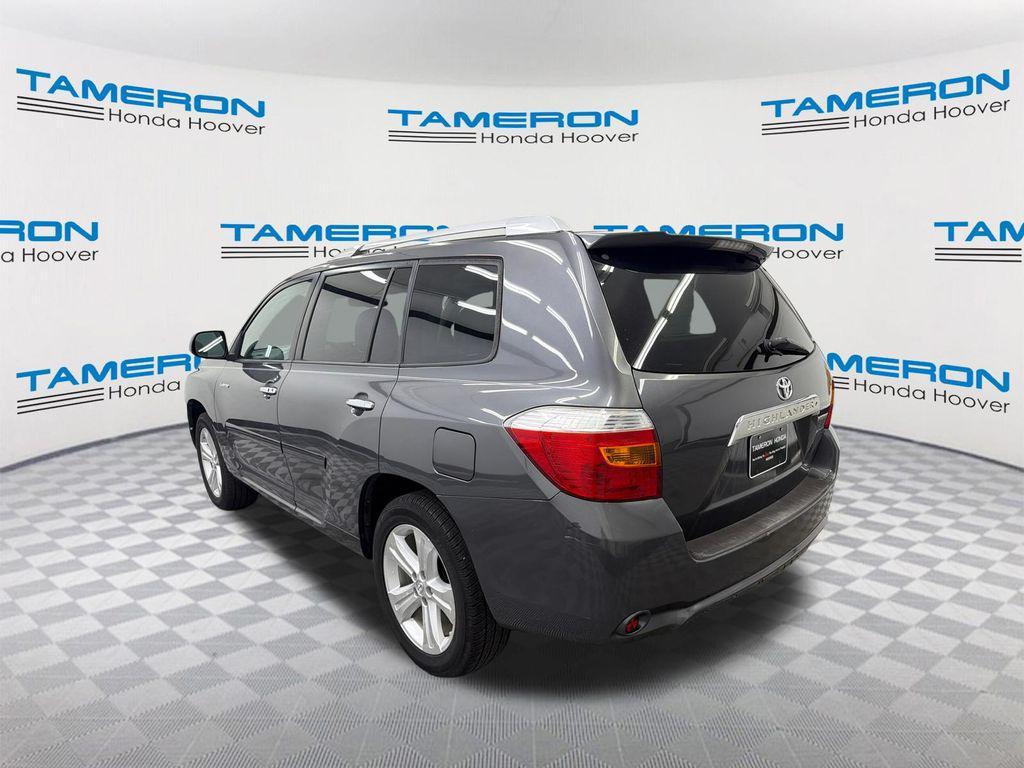 used 2010 Toyota Highlander car, priced at $10,894