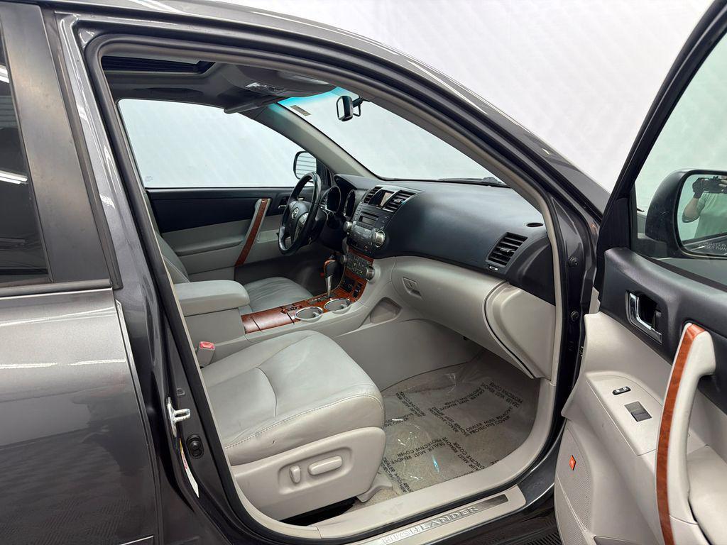 used 2010 Toyota Highlander car, priced at $10,894