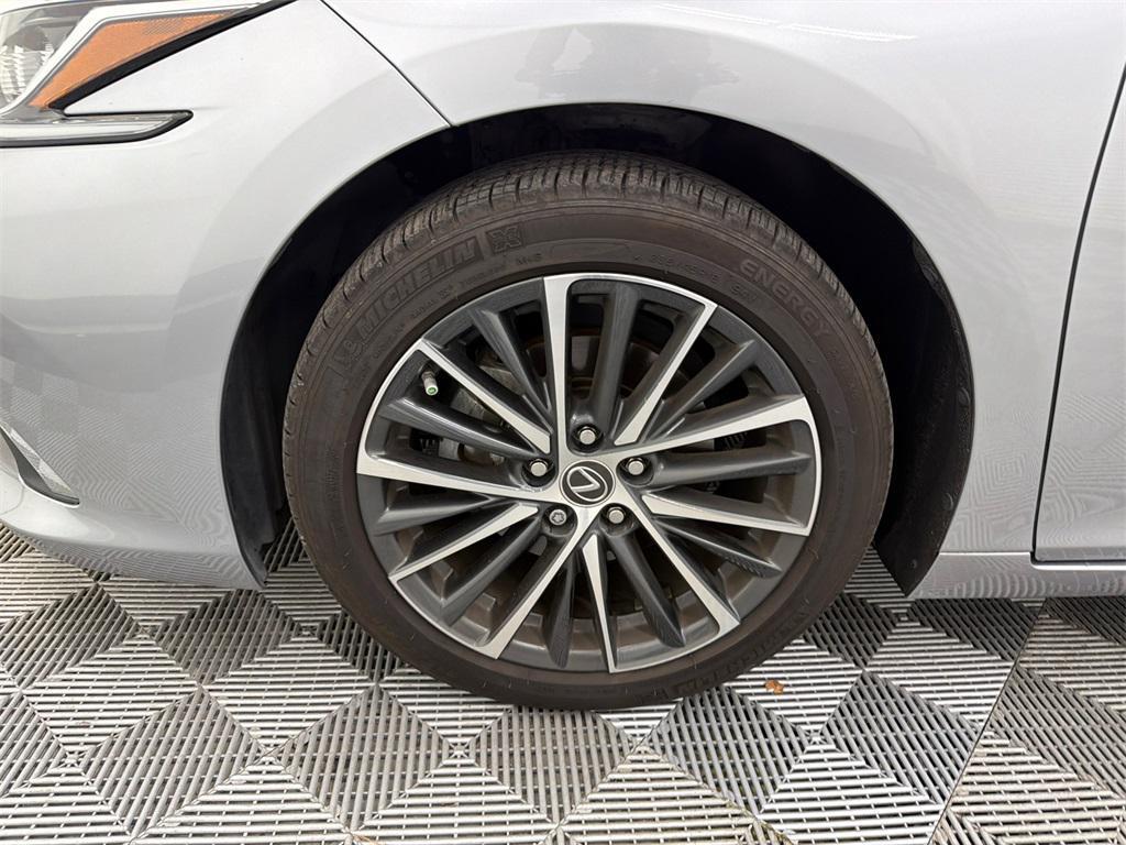used 2022 Lexus ES 300h car, priced at $30,799
