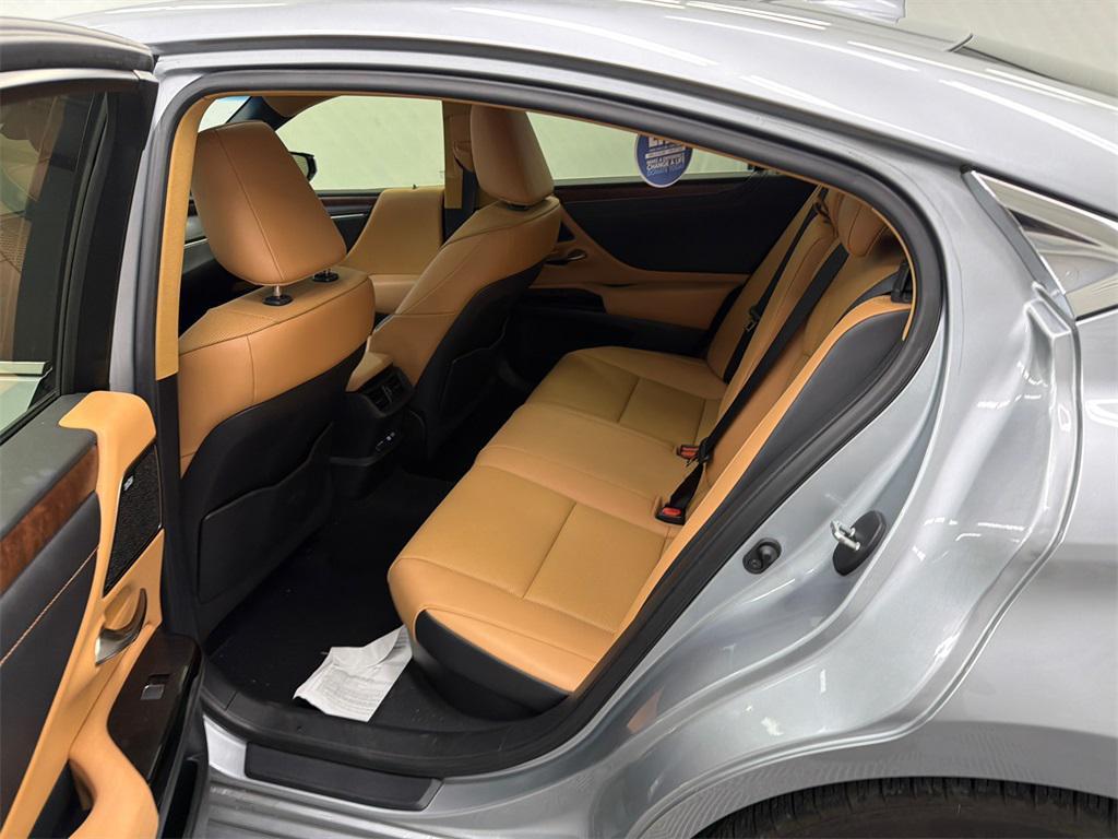 used 2022 Lexus ES 300h car, priced at $30,799