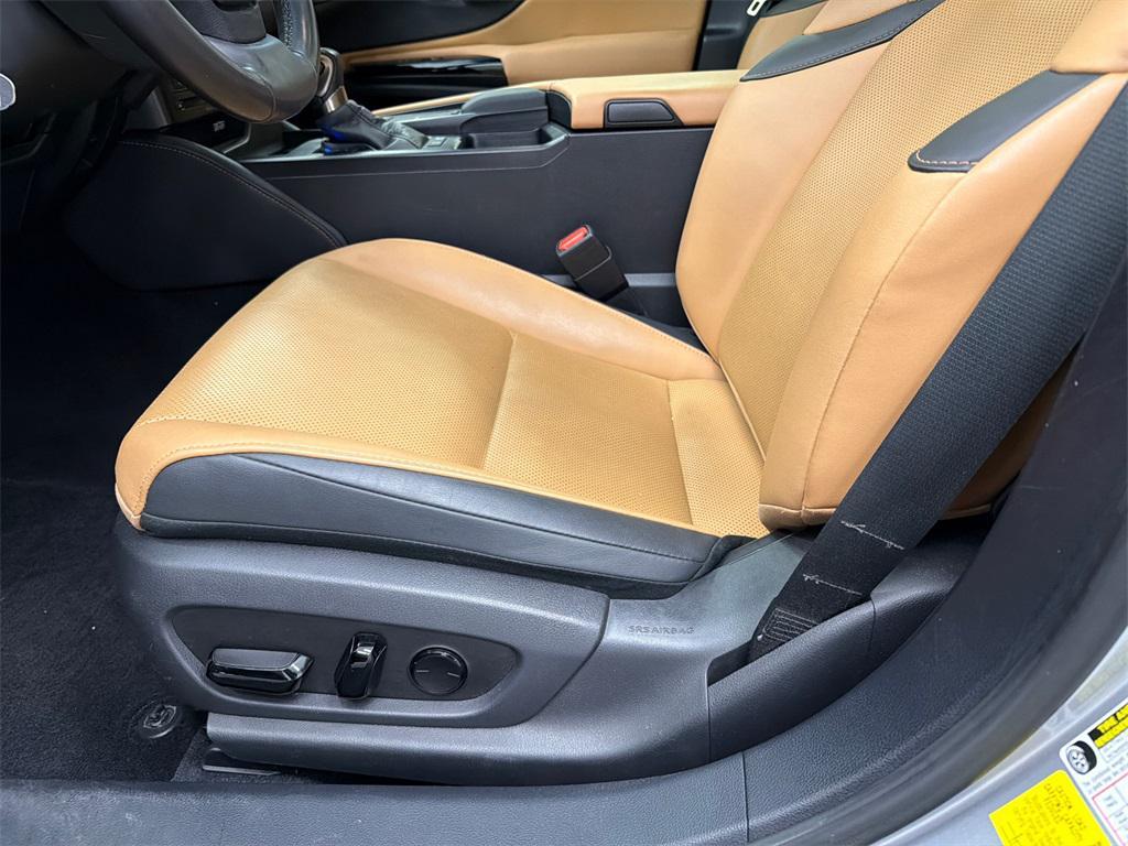 used 2022 Lexus ES 300h car, priced at $30,799