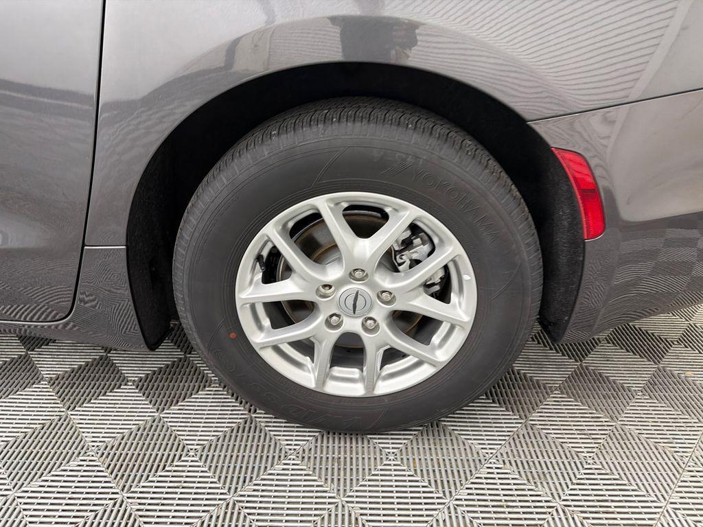 used 2023 Chrysler Pacifica car, priced at $23,298