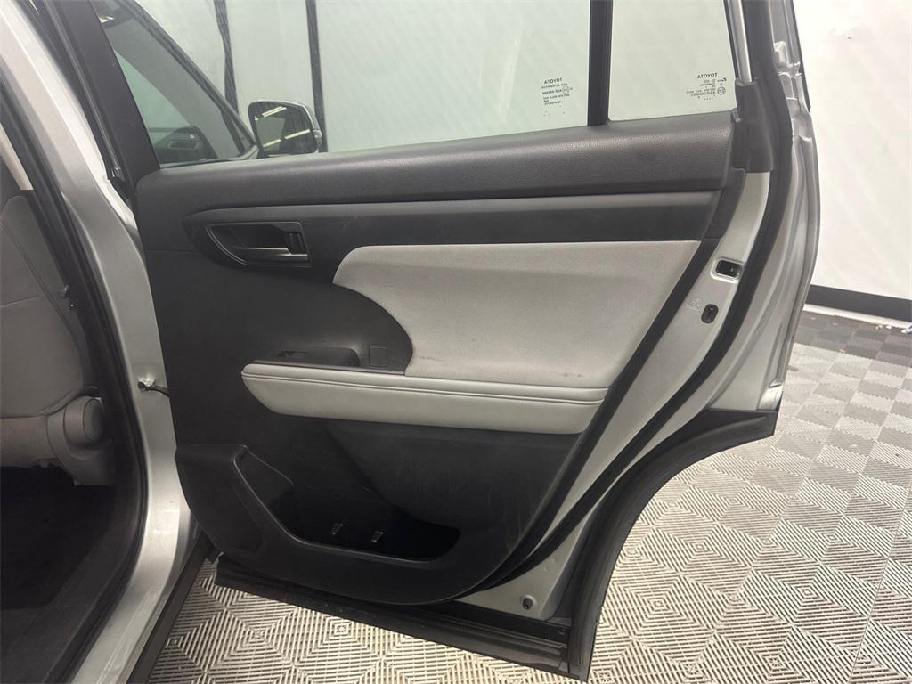 used 2021 Toyota Highlander car, priced at $18,995