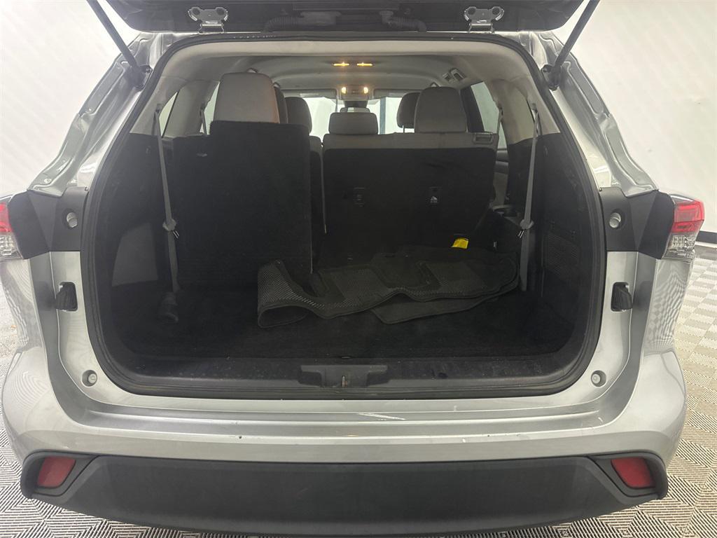 used 2021 Toyota Highlander car, priced at $18,995