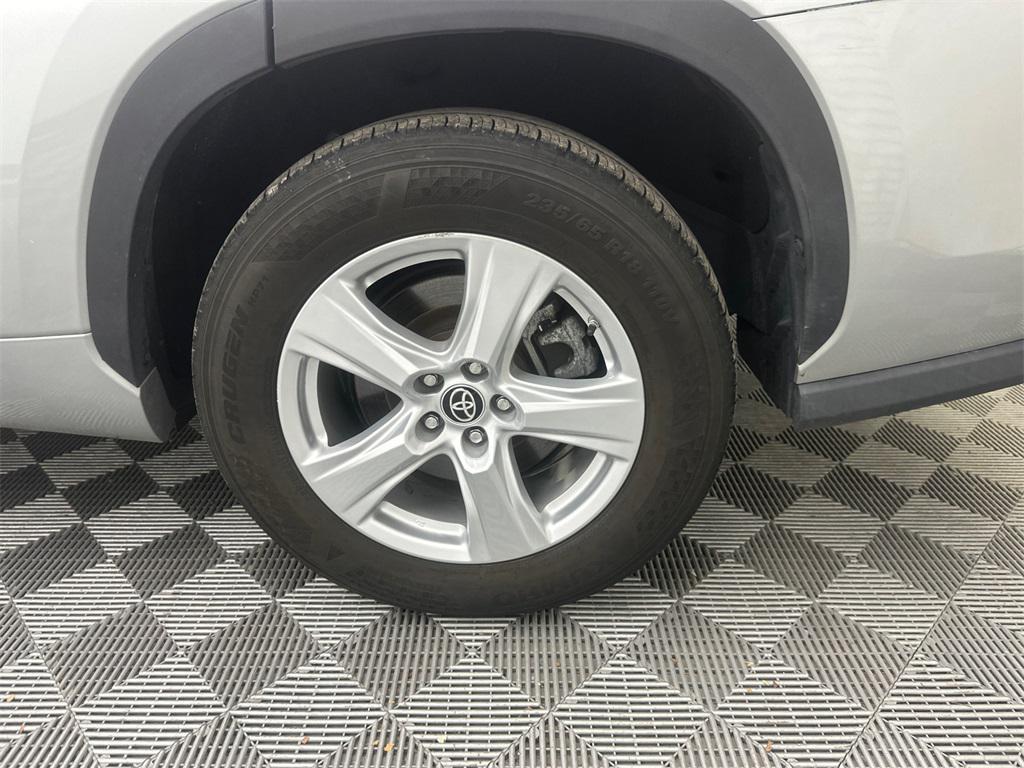 used 2021 Toyota Highlander car, priced at $18,995