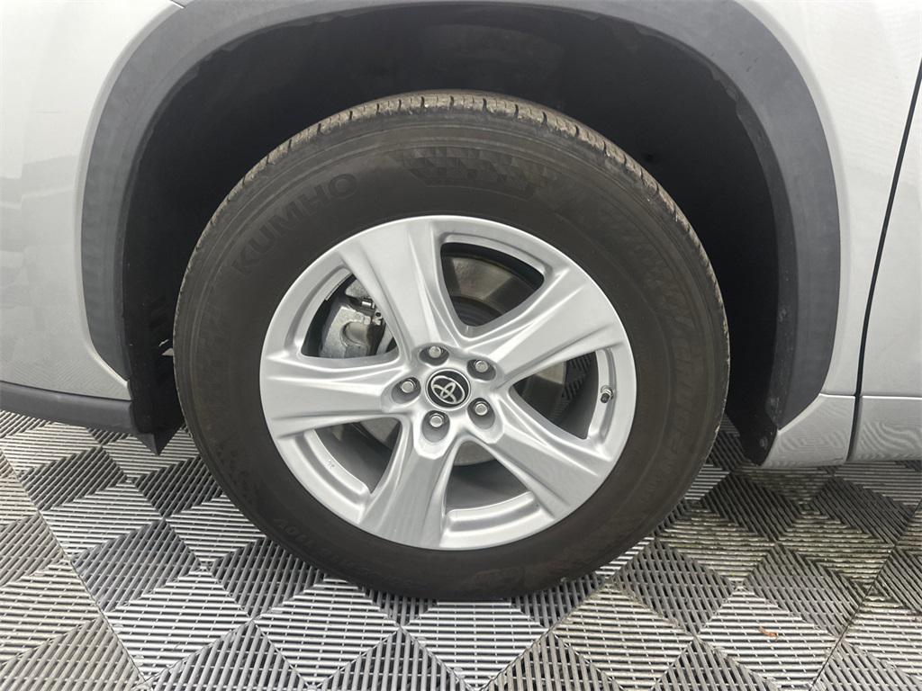 used 2021 Toyota Highlander car, priced at $18,995