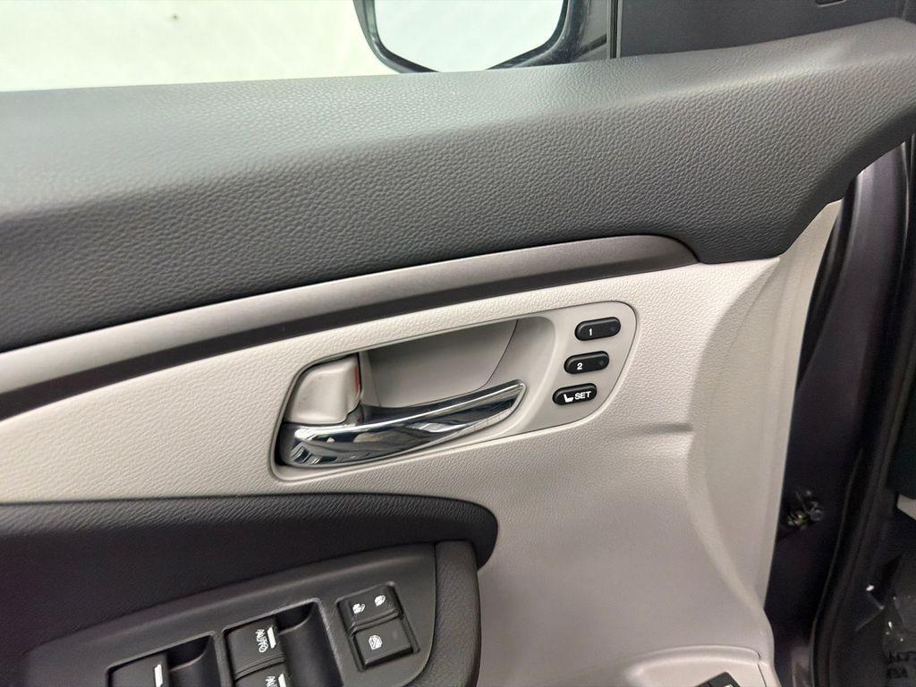 used 2022 Honda Pilot car, priced at $27,329