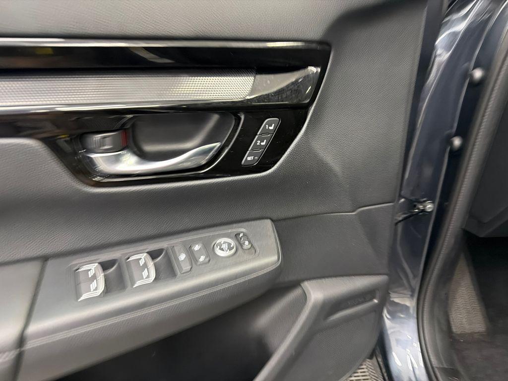 used 2025 Honda CR-V car, priced at $30,298