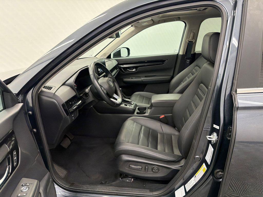 used 2025 Honda CR-V car, priced at $30,298