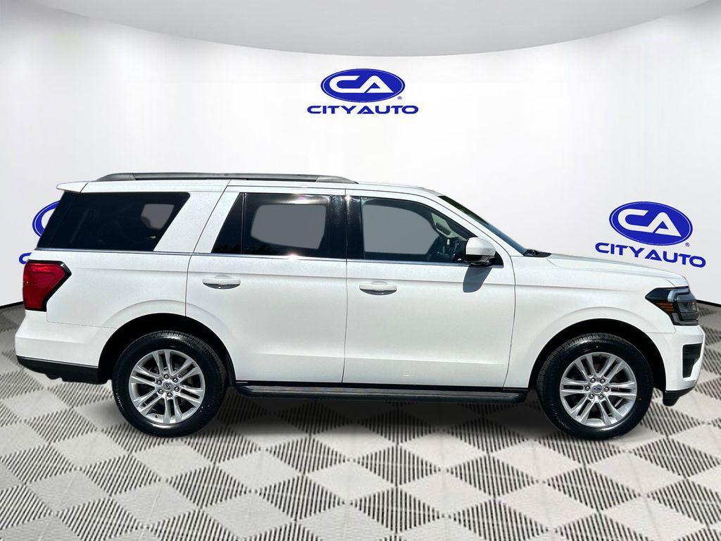 used 2024 Ford Expedition car, priced at $32,500