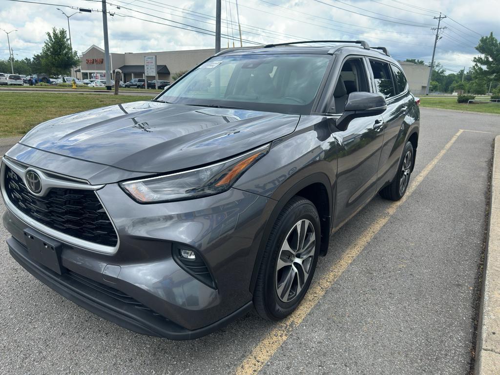 used 2022 Toyota Highlander car, priced at $31,895