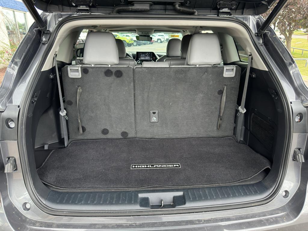 used 2022 Toyota Highlander car, priced at $31,895