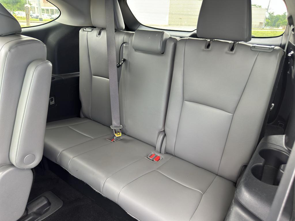 used 2022 Toyota Highlander car, priced at $31,895