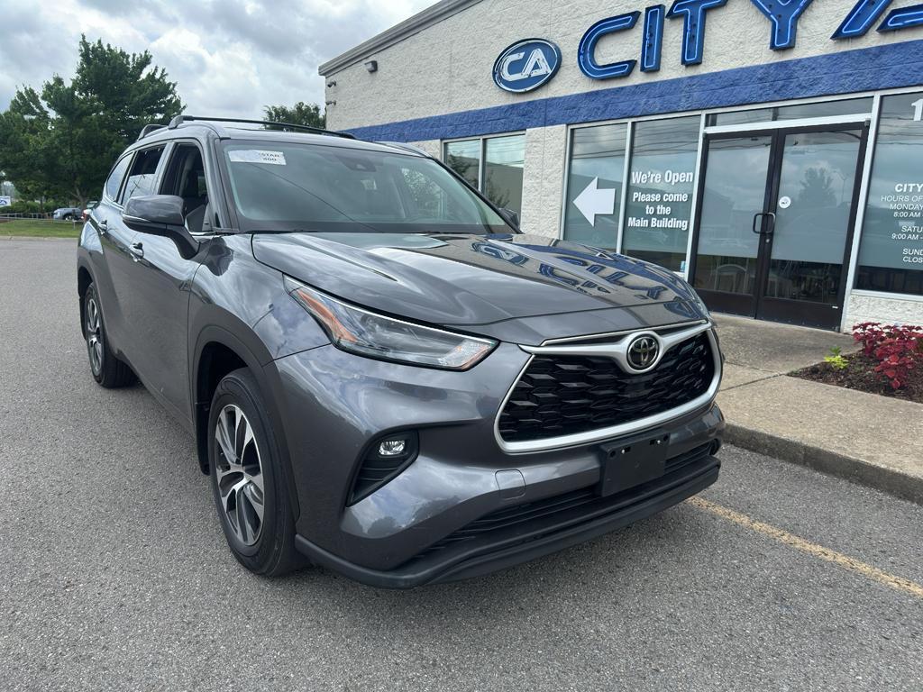 used 2022 Toyota Highlander car, priced at $31,895