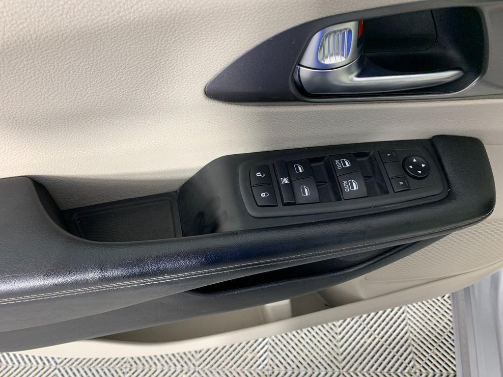 used 2021 Chrysler Pacifica Hybrid car, priced at $18,500