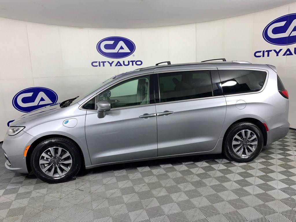 used 2021 Chrysler Pacifica Hybrid car, priced at $18,500