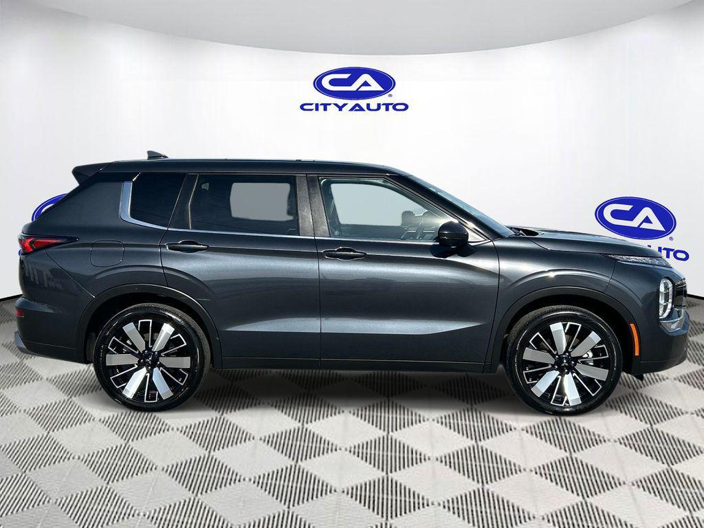 used 2025 Mitsubishi Outlander car, priced at $26,980
