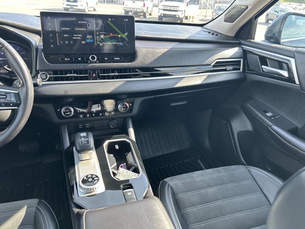 used 2025 Mitsubishi Outlander car, priced at $26,980