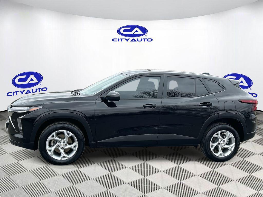 used 2025 Chevrolet Trax car, priced at $20,120
