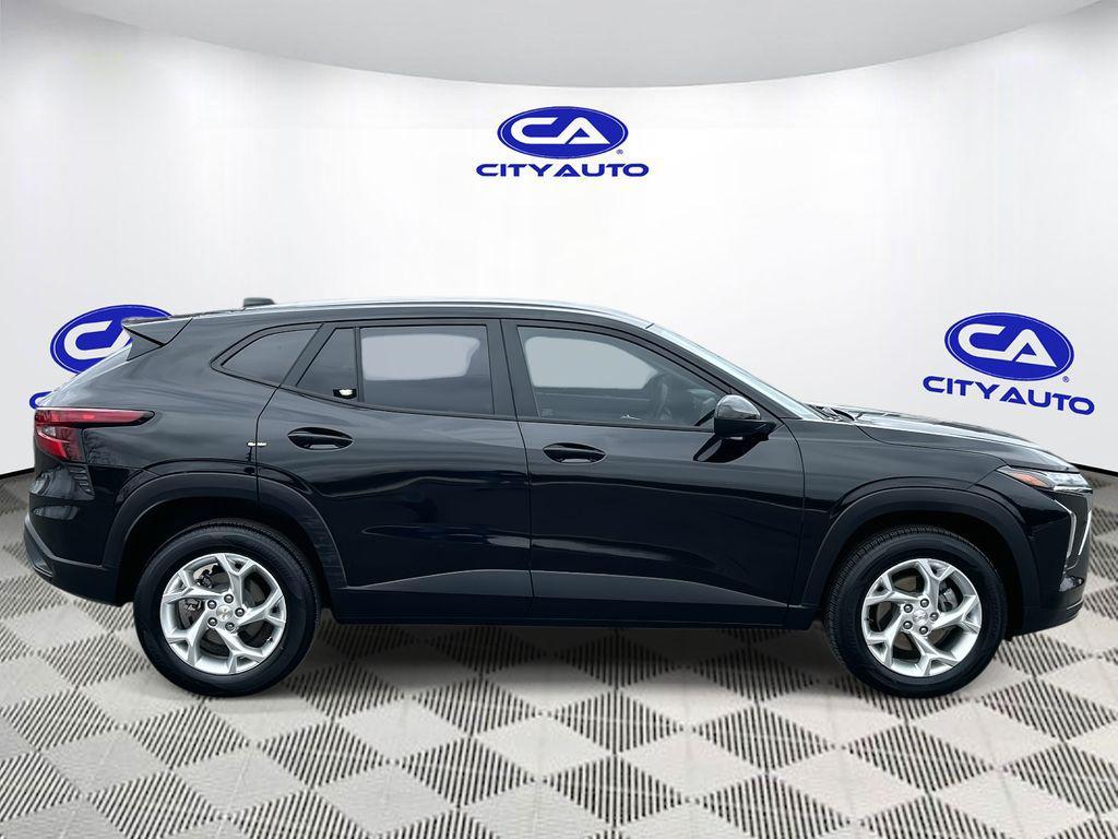 used 2025 Chevrolet Trax car, priced at $20,120