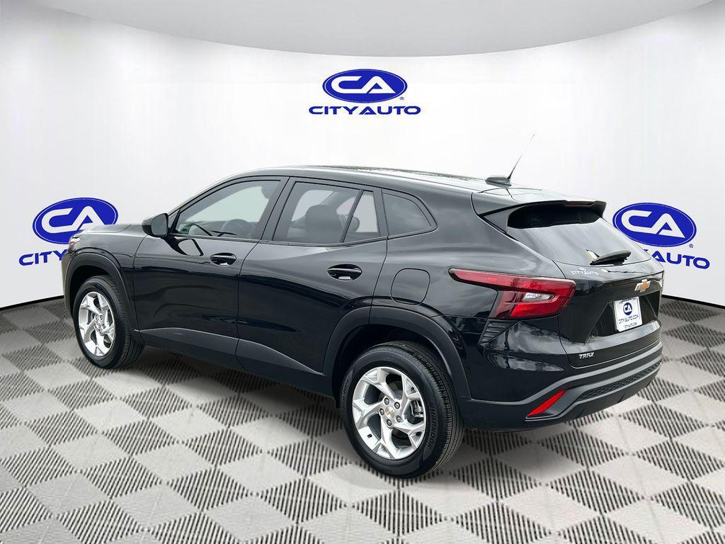 used 2025 Chevrolet Trax car, priced at $20,120