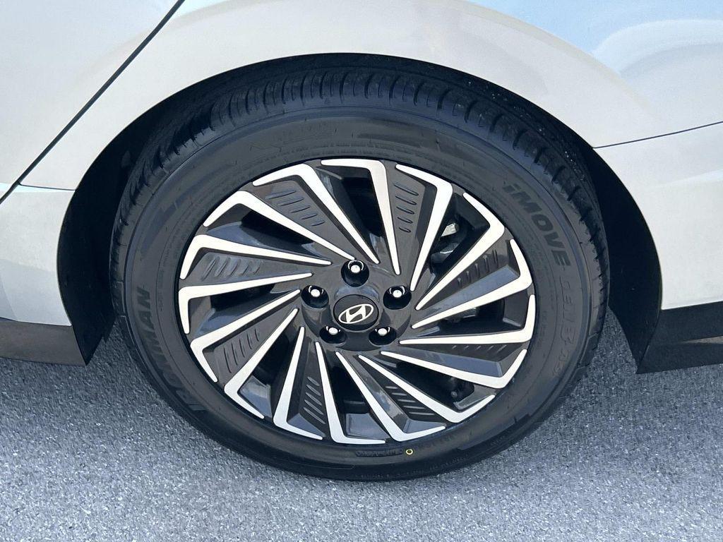 used 2025 Hyundai Sonata Hybrid car, priced at $32,279