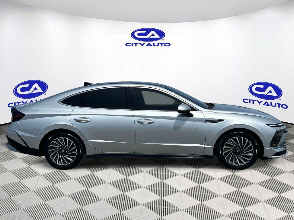 used 2025 Hyundai Sonata Hybrid car, priced at $32,279