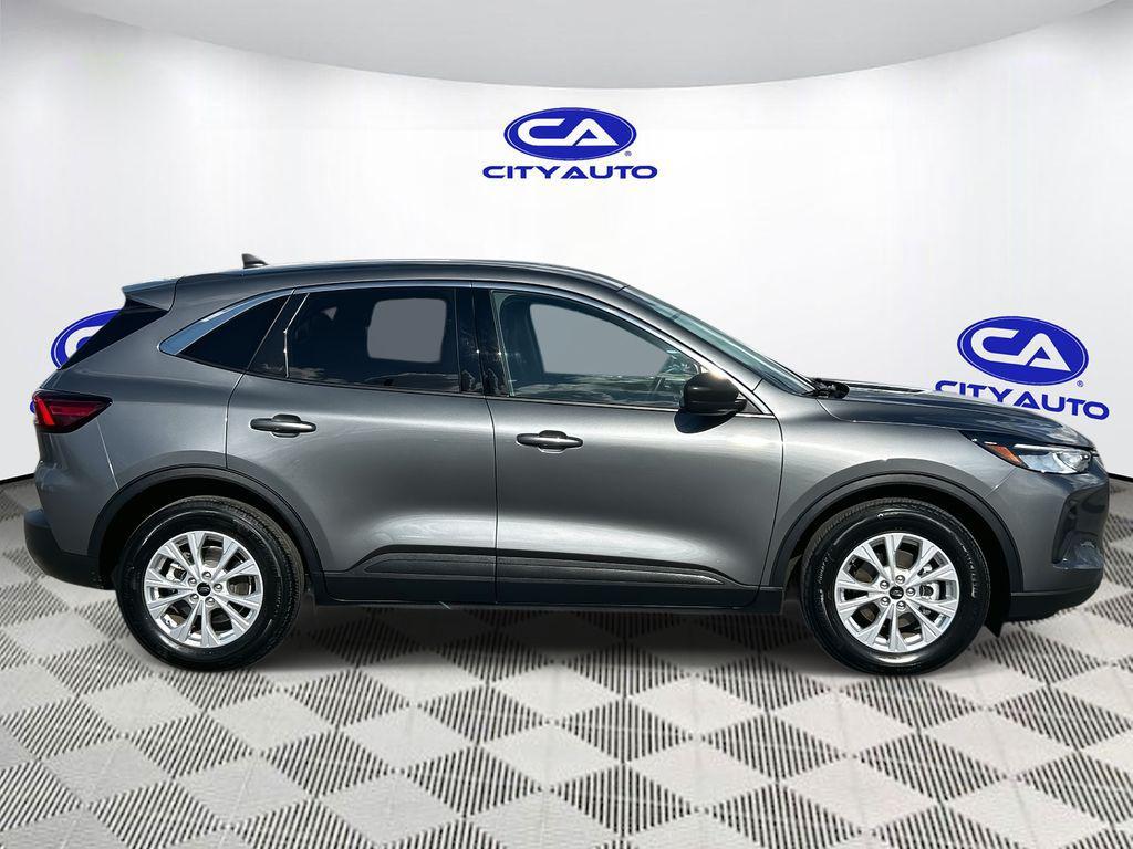 used 2024 Ford Escape car, priced at $20,811