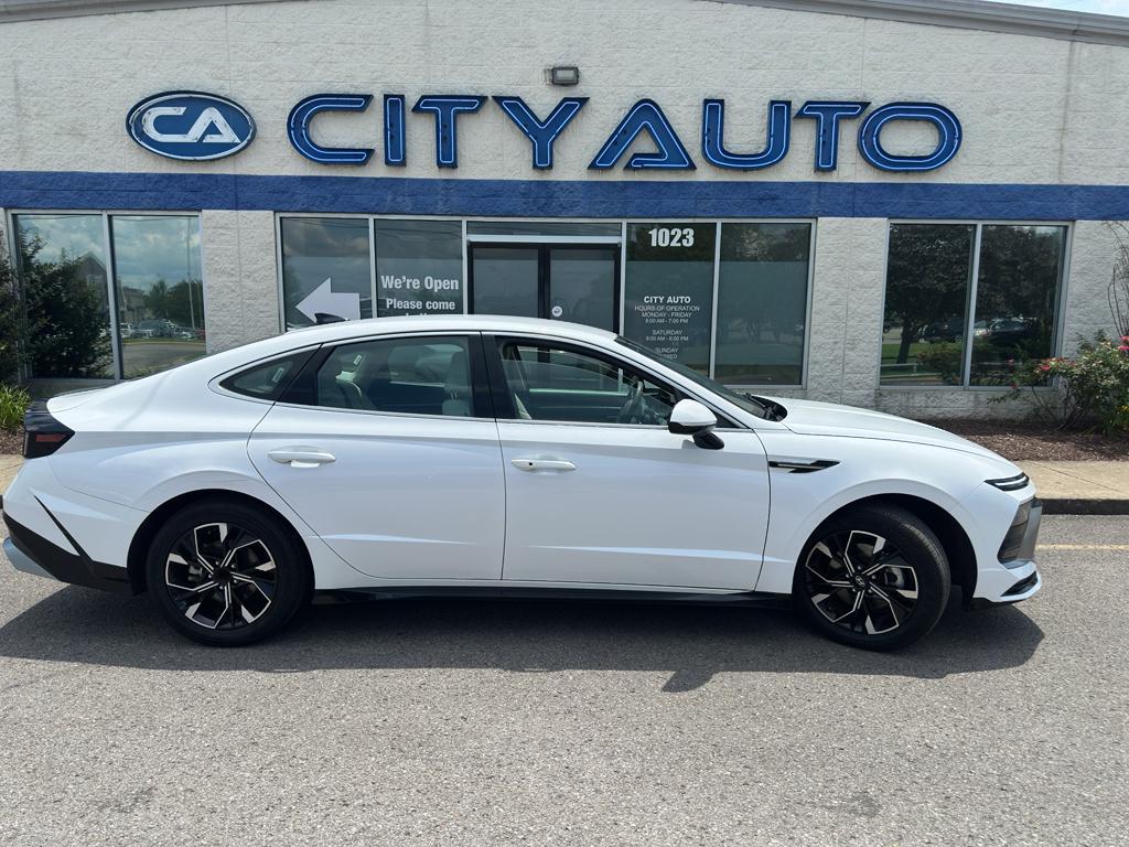 used 2025 Hyundai Sonata car, priced at $23,177