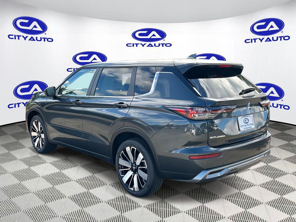 used 2025 Mitsubishi Outlander car, priced at $34,990