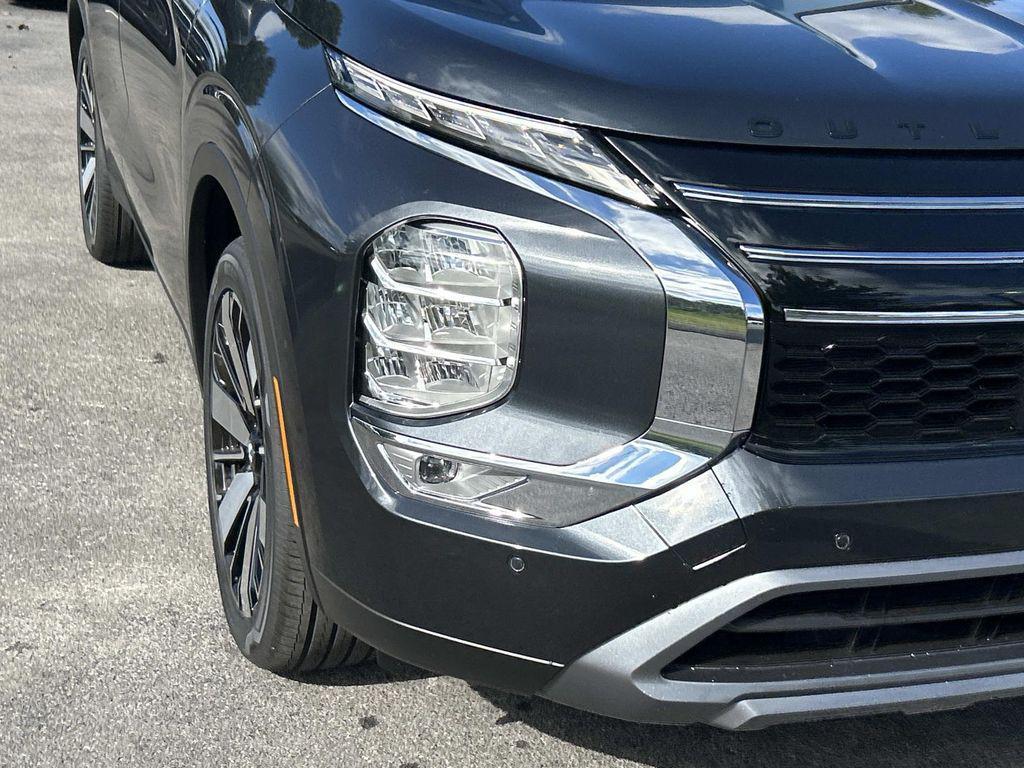 used 2025 Mitsubishi Outlander car, priced at $34,990