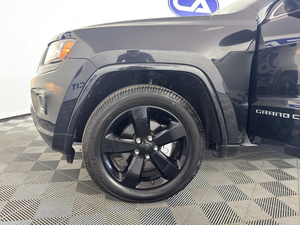 used 2015 Jeep Grand Cherokee car, priced at $12,999