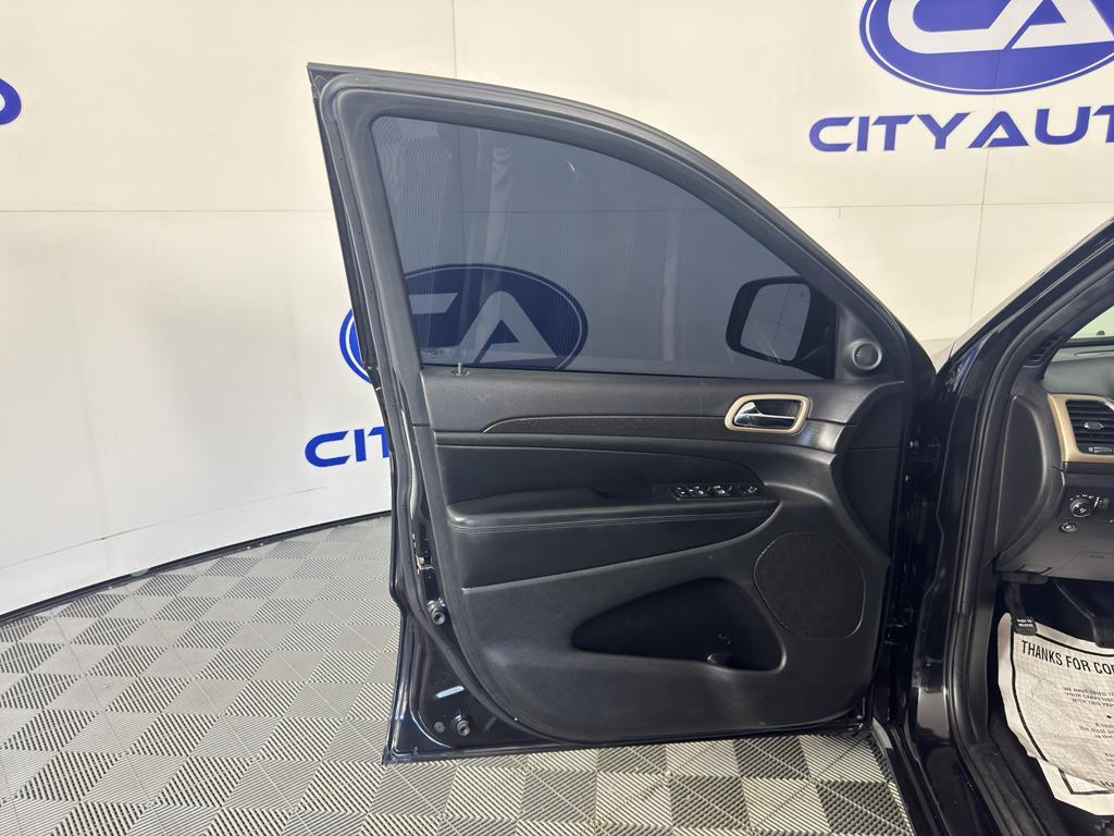 used 2015 Jeep Grand Cherokee car, priced at $12,999